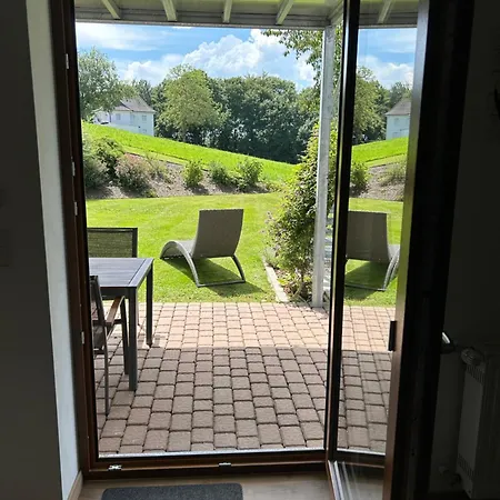 Ruhige Ferienwohnung Mit Terrasse Fuer 2 Personen Vohenstrauss Exterior photo