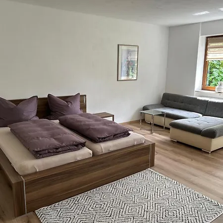 Ruhige Ferienwohnung Mit Terrasse Fuer 2 Personen Vohenstrauss Exterior photo