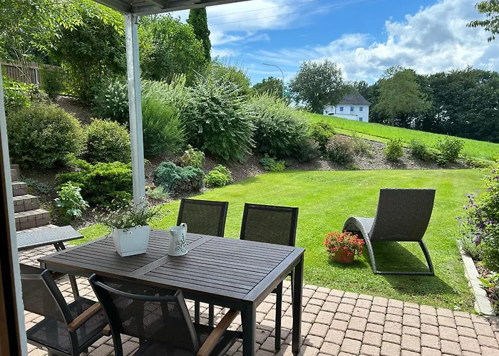 Ruhige Ferienwohnung Mit Terrasse Fuer 2 Personen