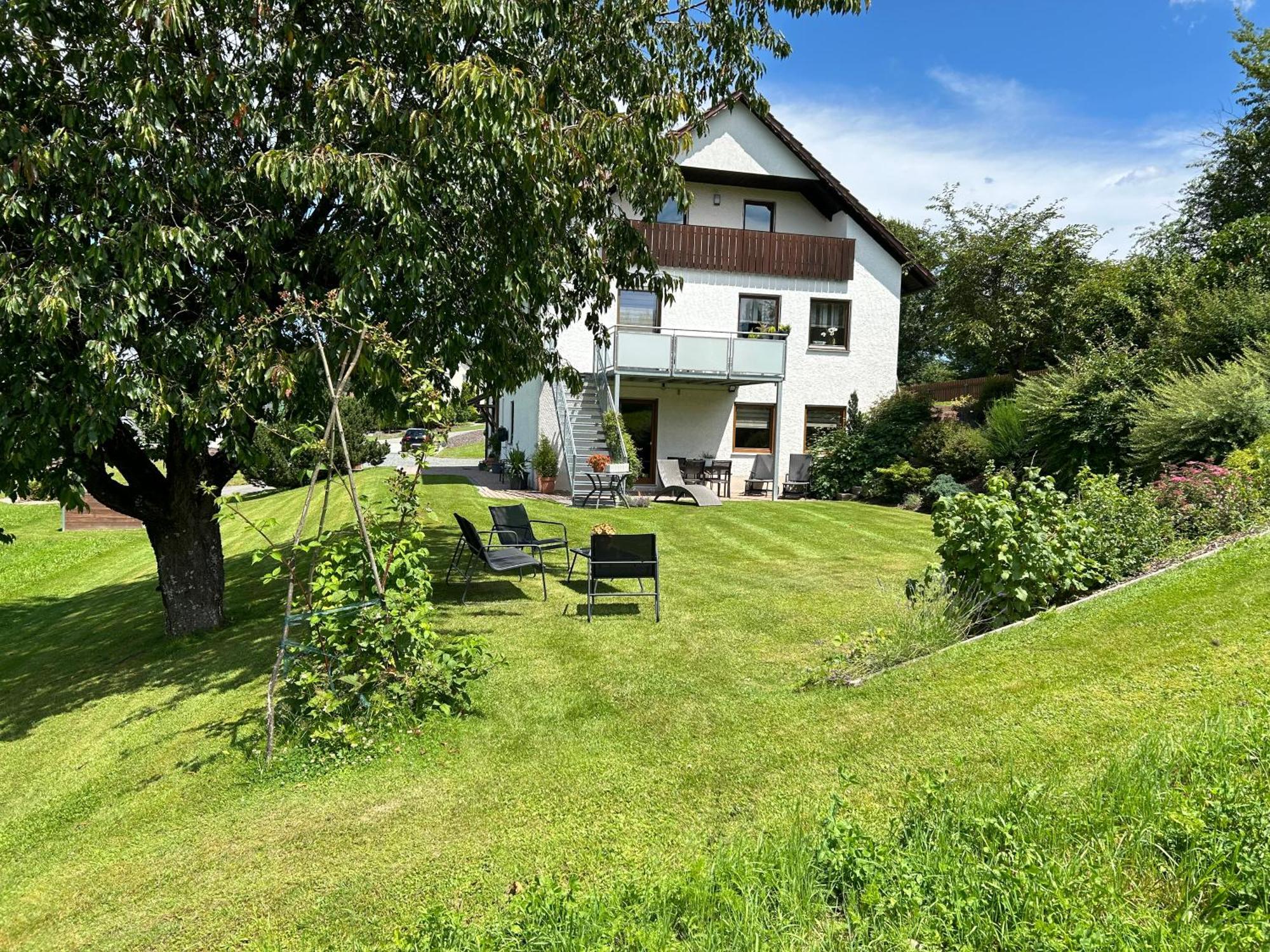 Ruhige Ferienwohnung Mit Terrasse Fuer 2 Personen Apartment Vohenstrauss